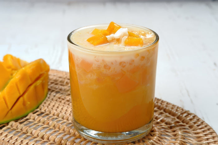 Refreshing Mango Smoothie with Yogurt